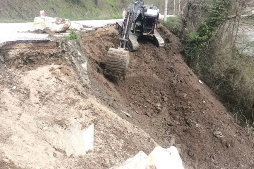 Düzce Yığılca’da Heyelan Sonrası Yoğun Çalışma
