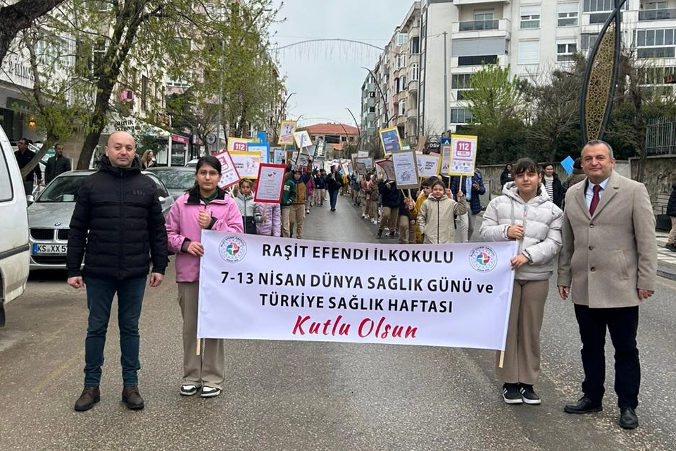 Keşan’da Öğrencilerden Sağlıklı Yaşam Korteji