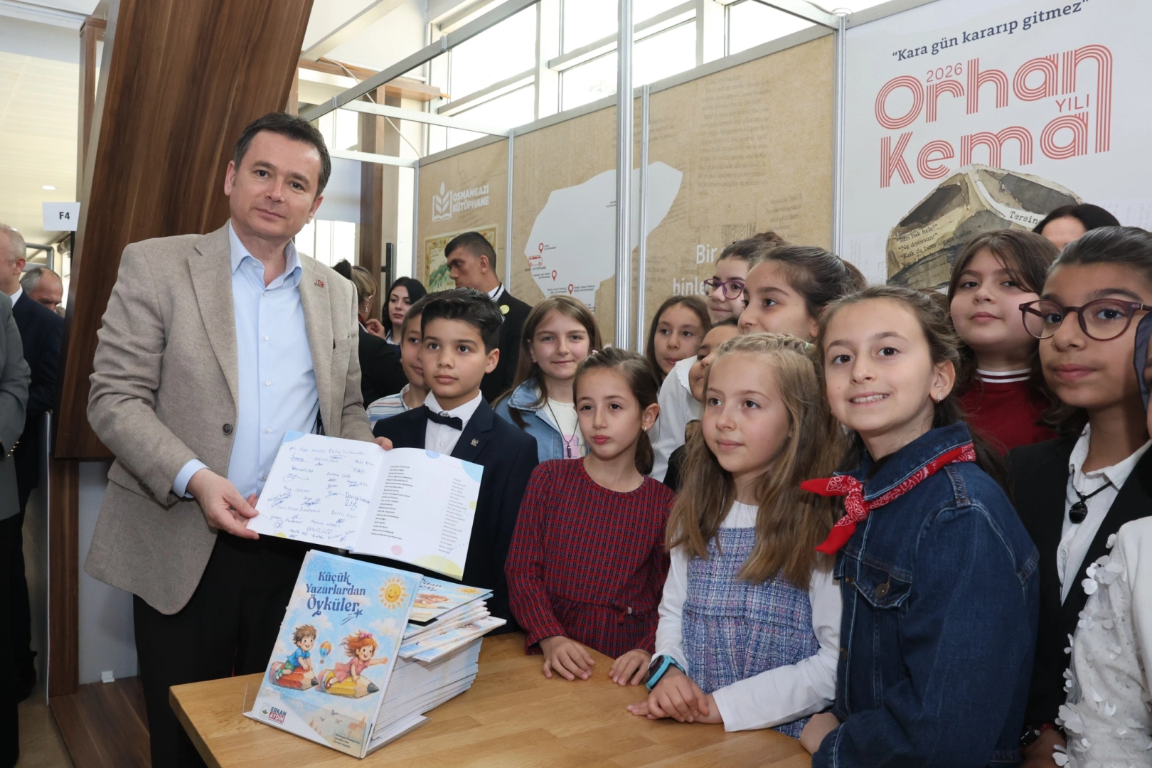 Başkan Aydın’dan Kitap Fuarı Mesajı: “Çocukları Kitapla Eğitmeliyiz”