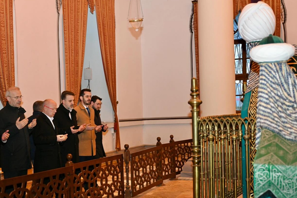 Bursa’da Operasyonlar ve Belediye Başkanlığı Süreci Gündemde: Kamuoyunda Yeni Gelişmeler Tartışılıyor