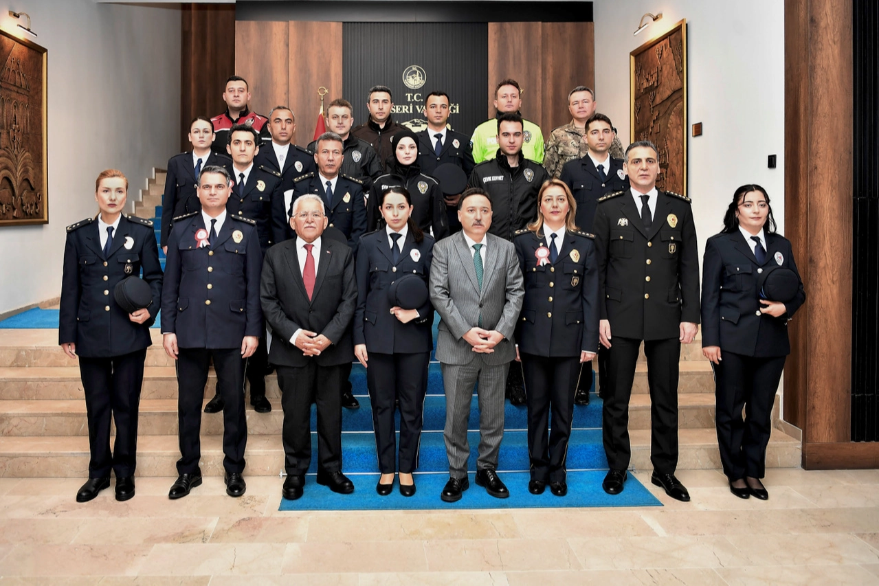 Kayseri’de Polis Haftası Coşkusu: Başkan Büyükkılıç’tan Emniyet Teşkilatına Anlamlı Ziyaret