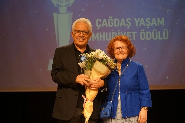 Zülfü Livaneli’ye 20. Çağdaş Yaşam Cumhuriyet Ödülü