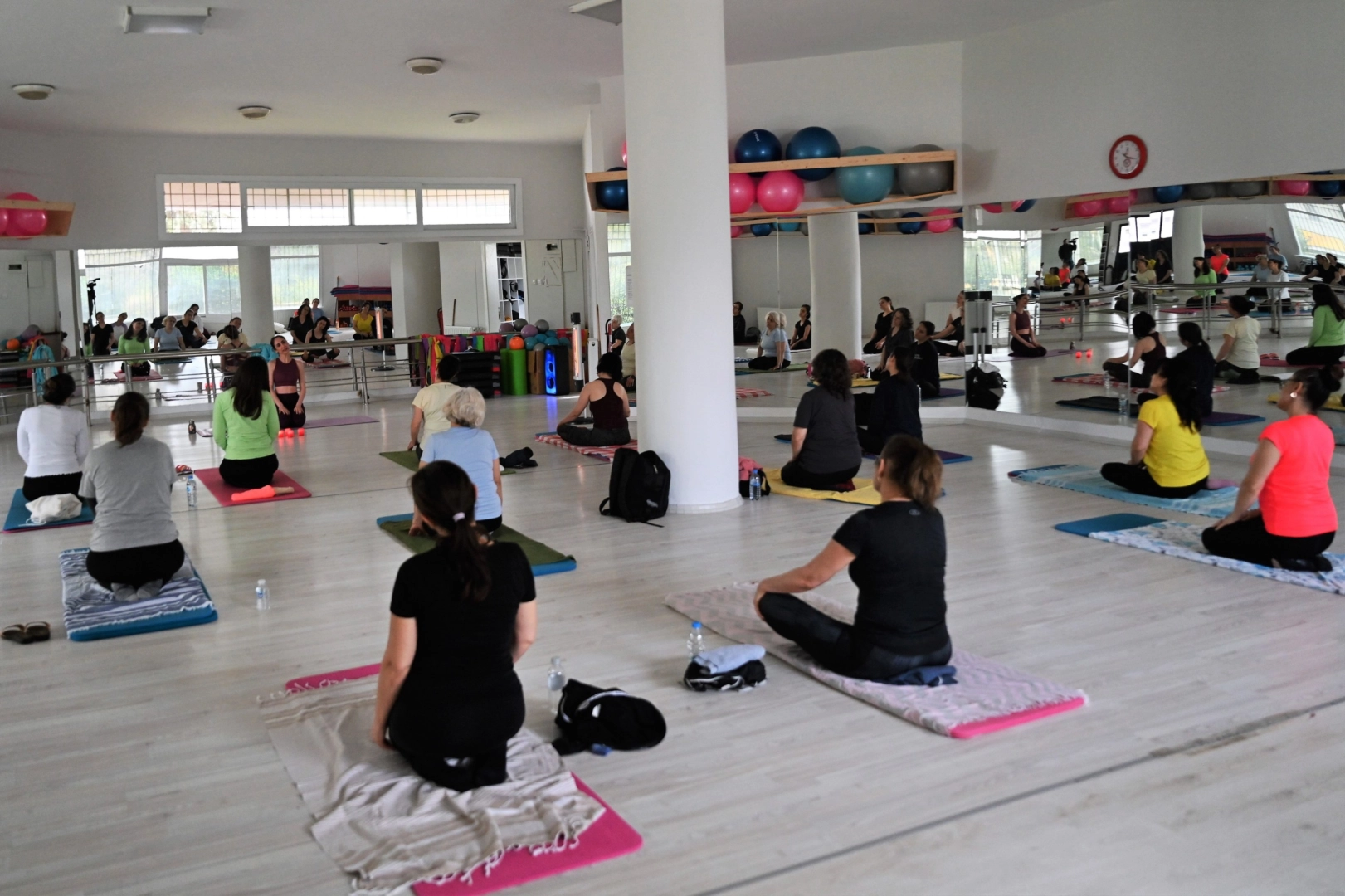 Bornova’da Kadınlara Özel Yoga Dersleri Yoğun İlgi Görüyor