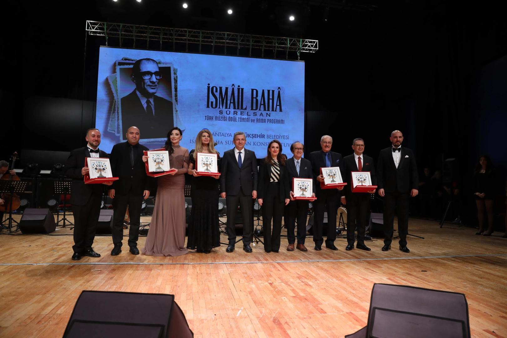 İsmail Baha Sürelsan Antalya’da Anıldı: Onur Ödülü Zekai Tunca’ya Verildi