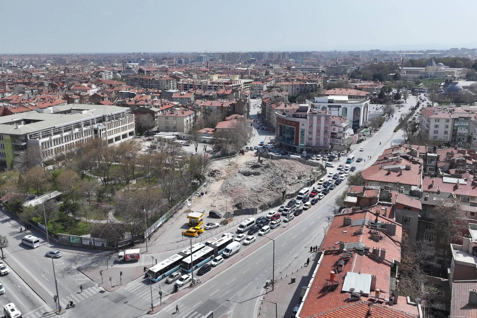 Konya’da Beşyol Kavşağı’nda Dönüşüm: 8 Bina Yıkıldı