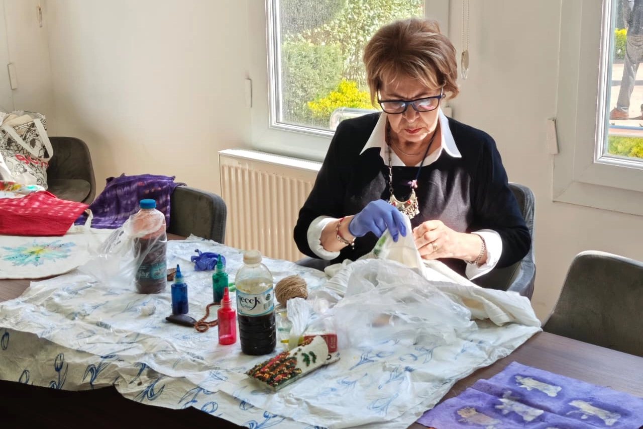 Maltepe’de Bağlama Batik Atölyesi Yoğun İlgi Görüyor