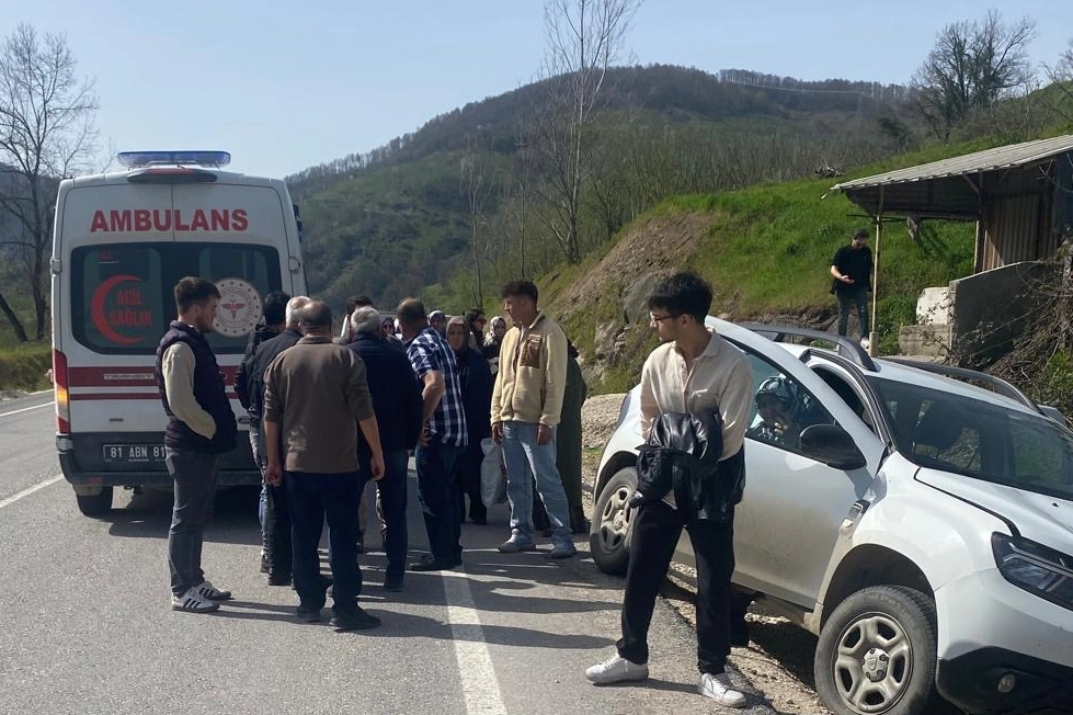 Düzce’de Yayaya Otomobil Çarptı: 1 Yaralı