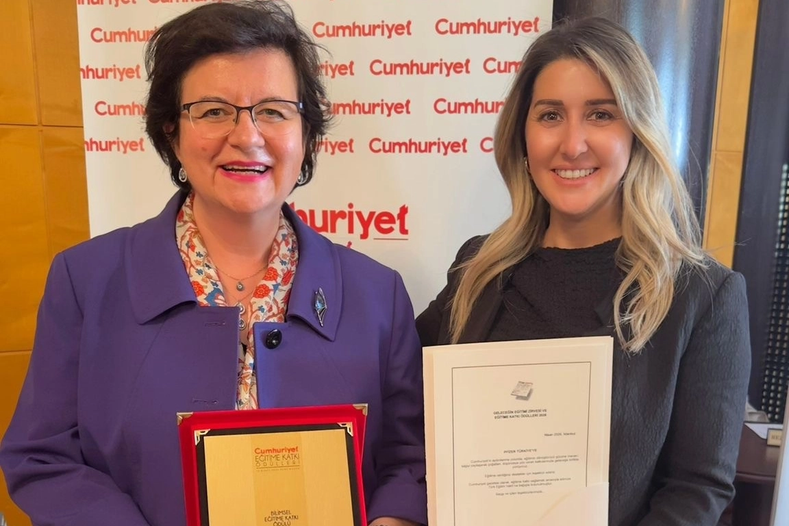 Geleceğin Eğitimi Zirvesi’nde Bilim Odaklı Projeye Ödül
