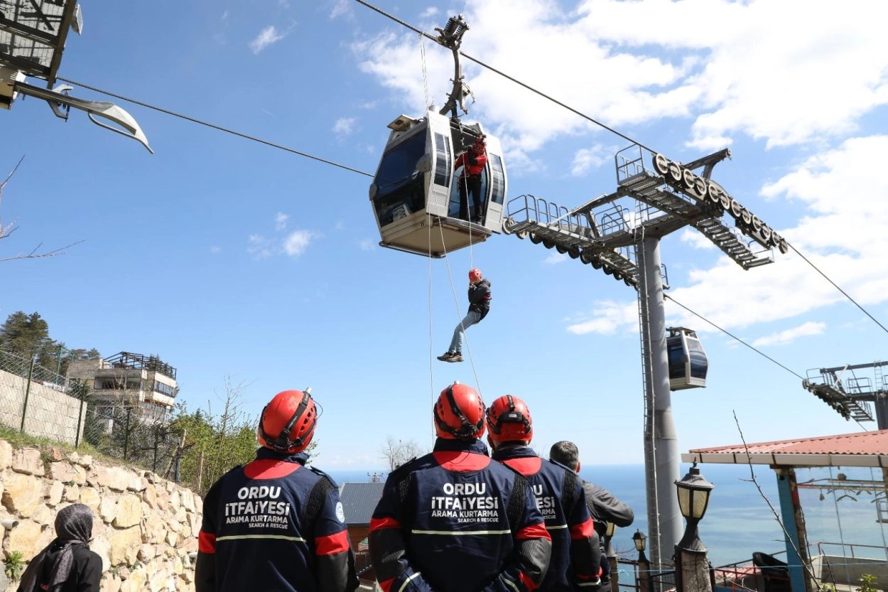 Ordu’da Teleferikte Kurtarma Tatbikatı Gerçeğini Aratmadı