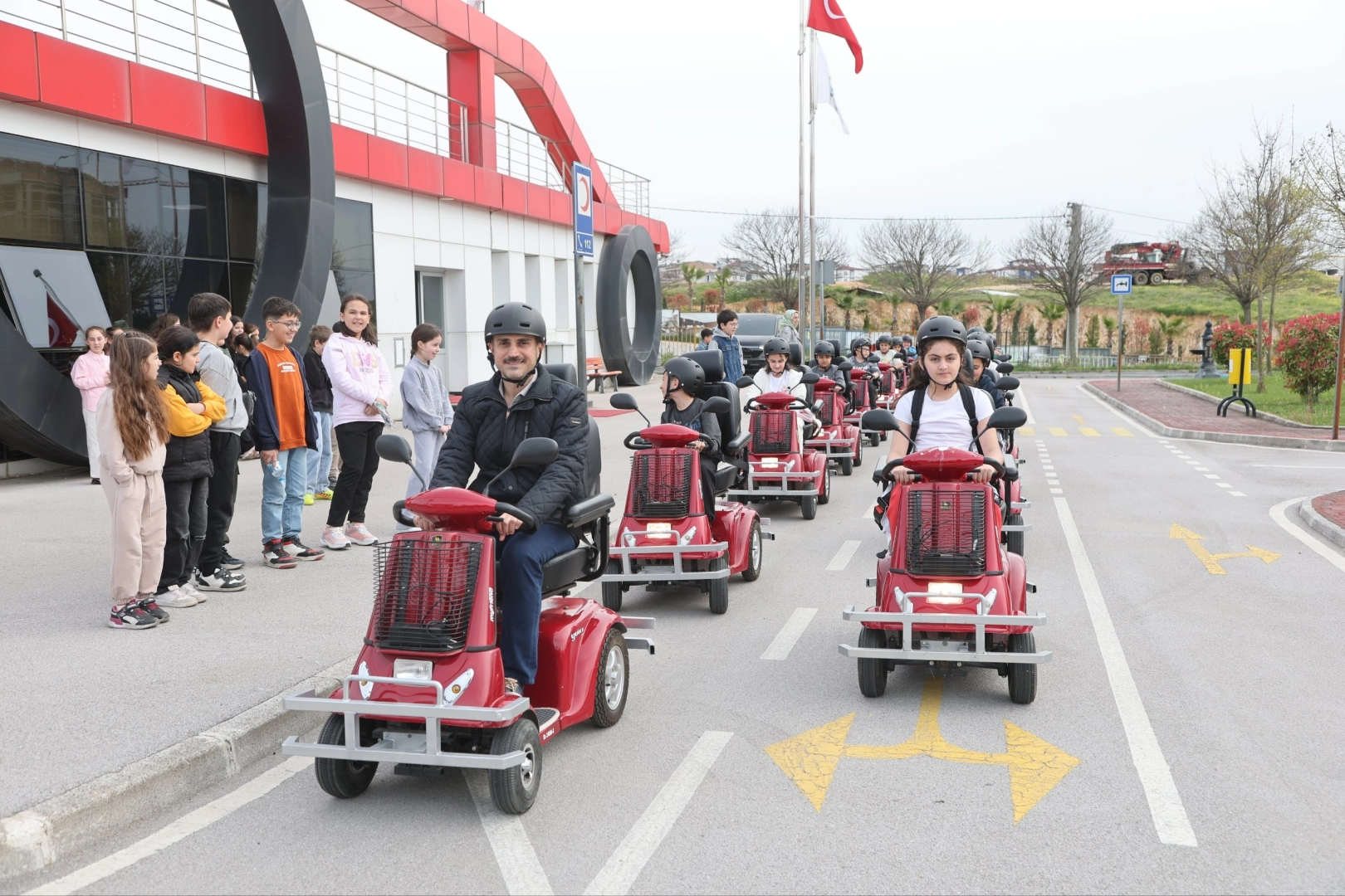 Başkan Çiftçi Trafik Eğitim Parkı’nda Öğrencilerle Buluştu