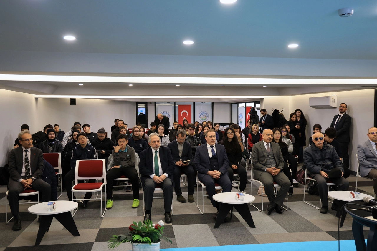 Talas’ta “Alev Alatlı Okumaları”na Yoğun İlgi