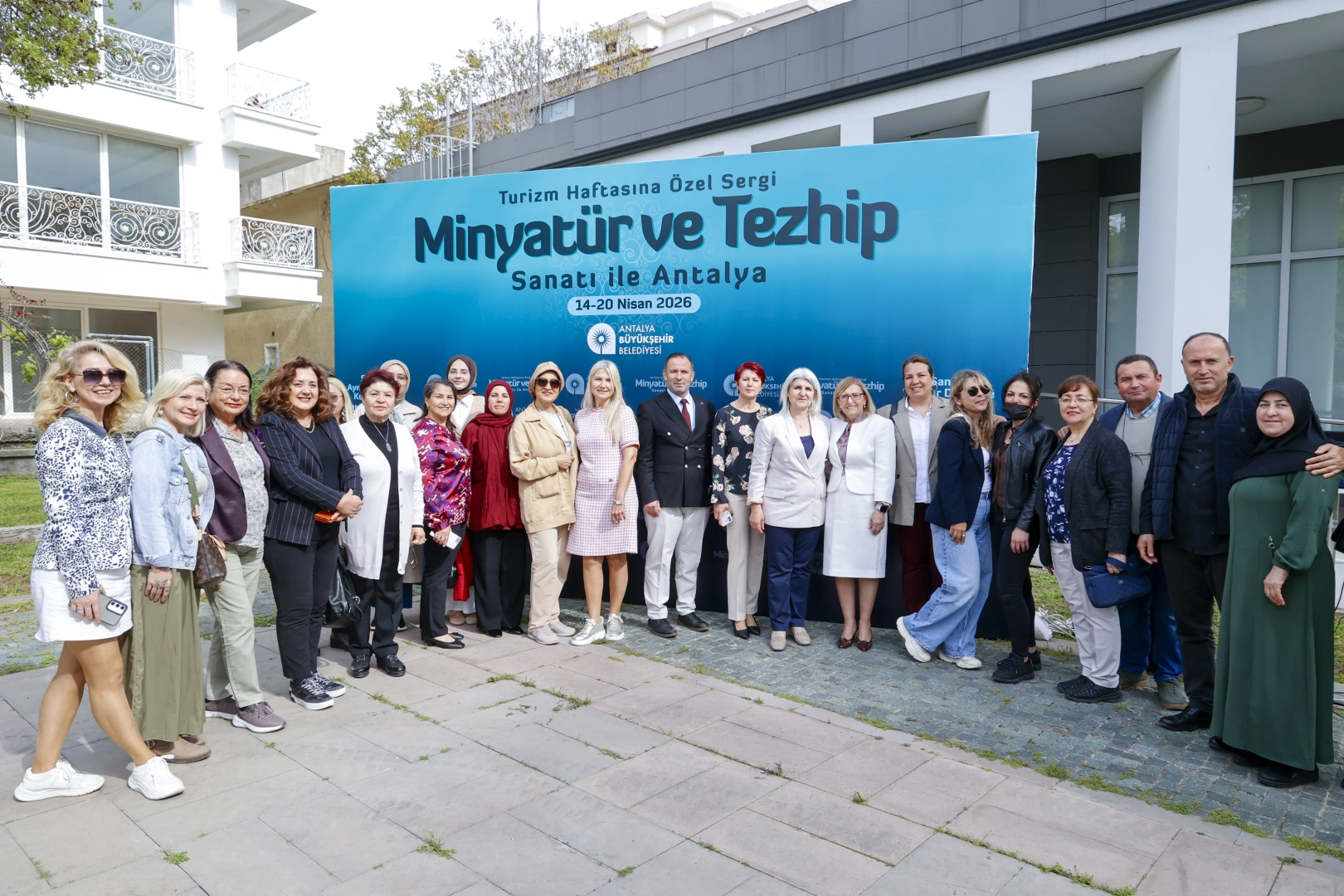 Antalya’da Minyatür ve Tezhip Sergisi Açıldı