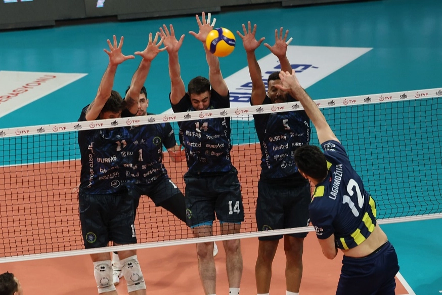 Bursa Büyükşehir Belediyespor Fenerbahçe’ye Yenildi: 5.’lik Şansı Kaçtı