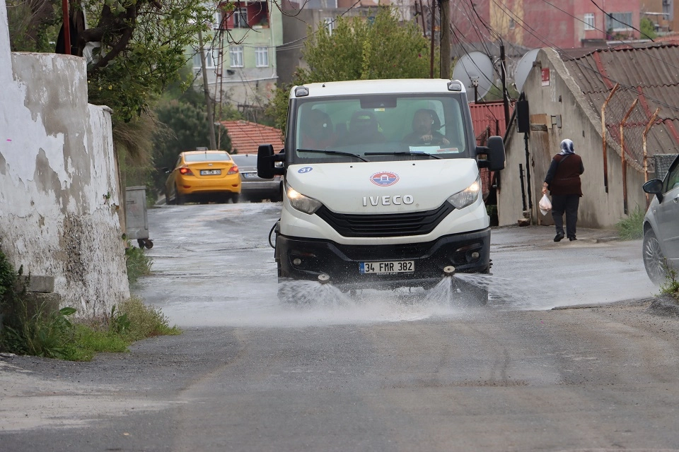 Maltepe’de Gülensu Mahallesi Temizlendi: Kapsamlı Çalışma Tamamlandı