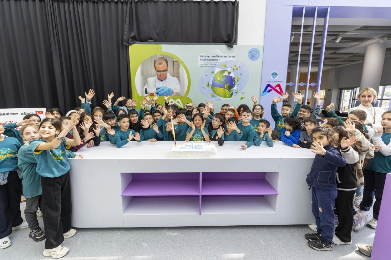 Mersin’de Bilim Merkezi 200 Bin Ziyaretçiye Ulaştı