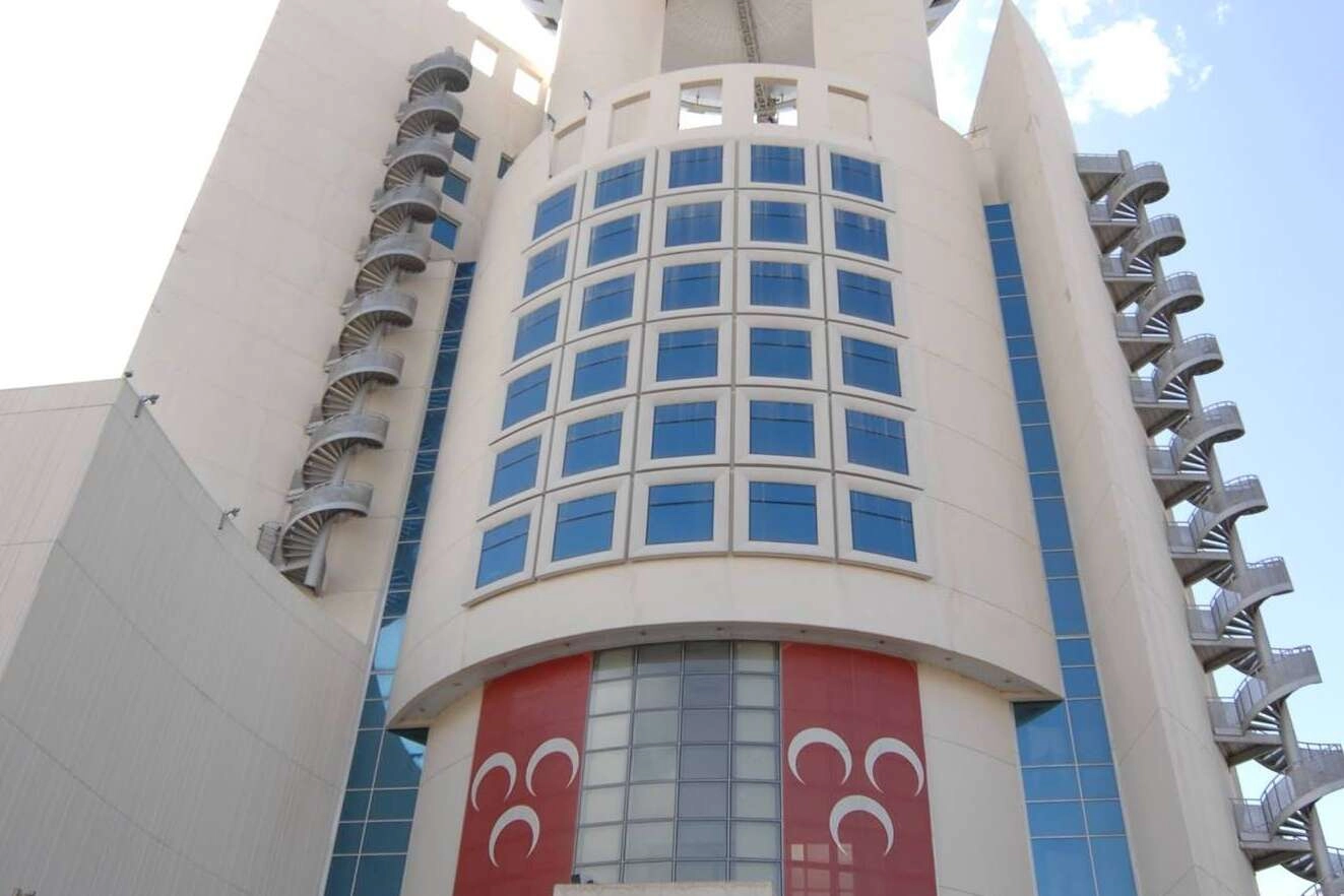 MHP’den 3 İlde Teşkilat Kararı: Kütahya, Eskişehir ve Kars’ta Yönetimler Feshedildi