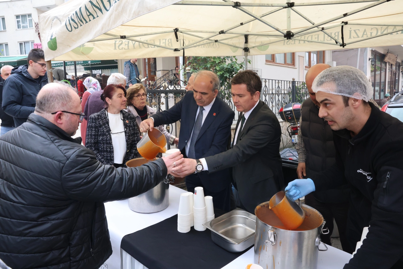 Başkan Erkan Aydın Muradiye’de Vatandaşlarla Buluştu