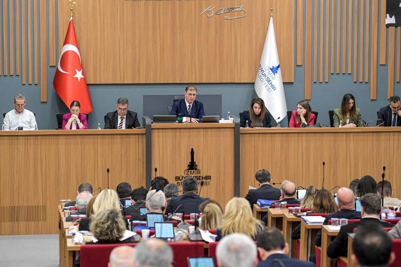 Başkan Tugay’dan Kentsel Dönüşüm Açıklaması: “7 Bin 650 Bağımsız Birim İnşaat Halinde”