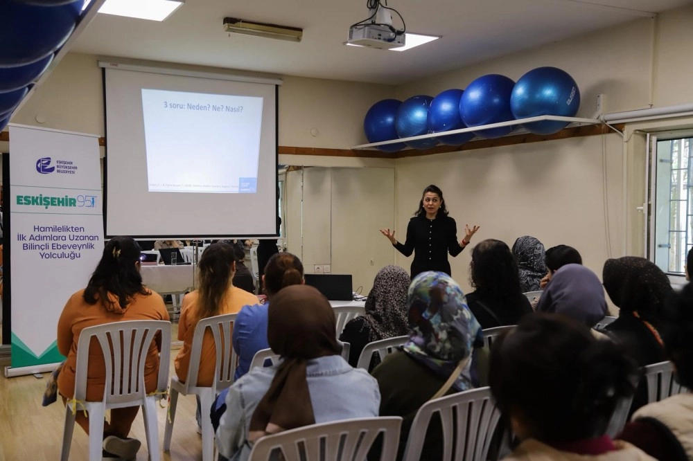 Eskişehir’de Ebeveynlere “Pozitif Disiplin” Eğitimi: Sevgi ve Güven Vurgusu