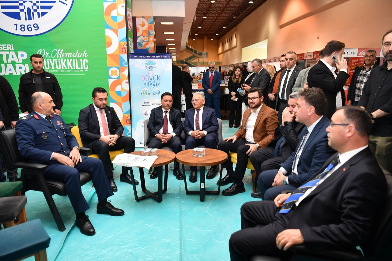8. Kayseri Kitap Fuarı Kapılarını Açtı: 518 Yayınevi ve 3 Milyonu Aşkın Kitapla Kültür Şöleni Başladı