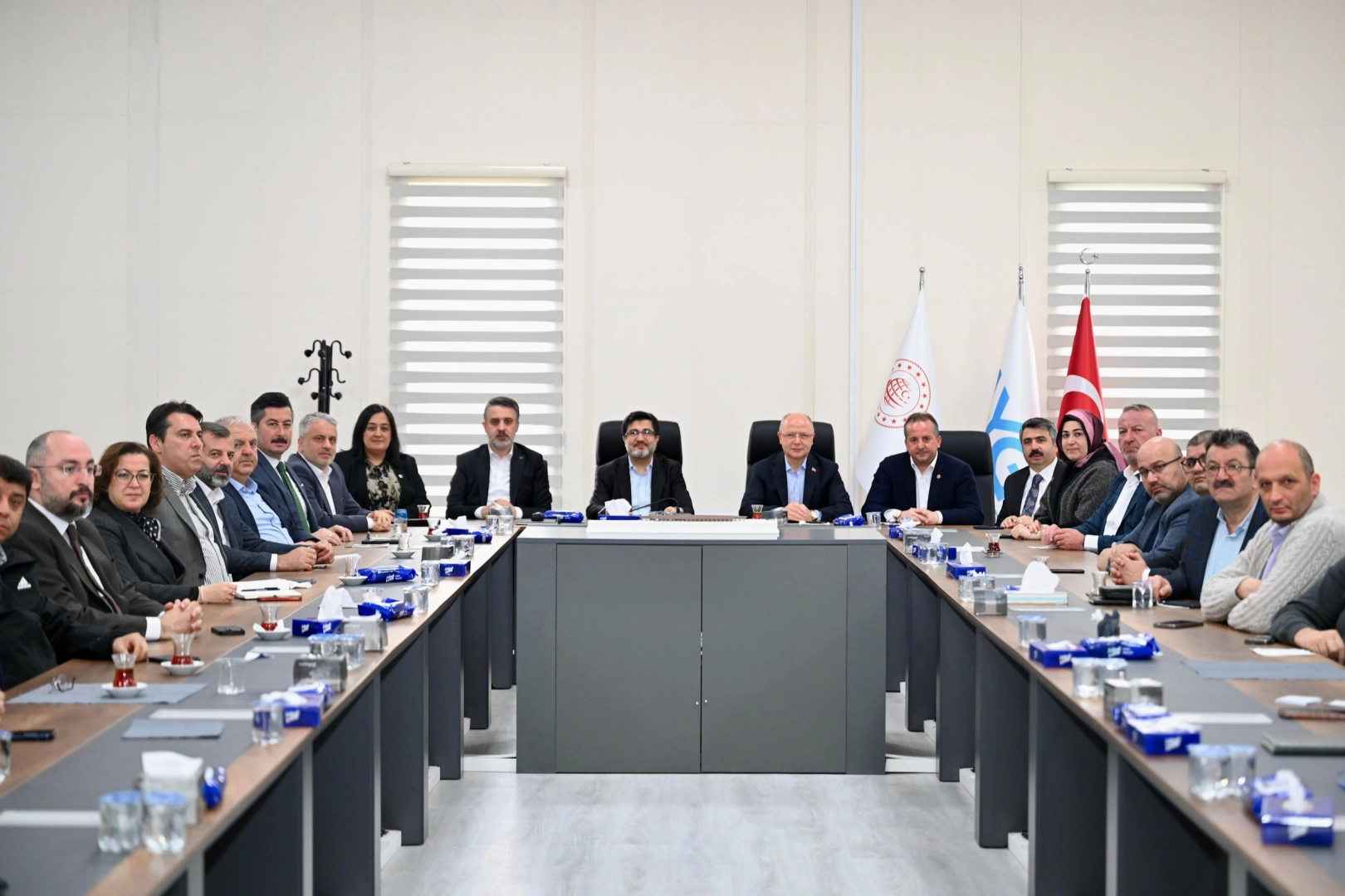 Bursa’da Ulaşım Zirvesi: Hızlı Tren ve Raylı Sistem Projeleri Masaya Yatırıldı