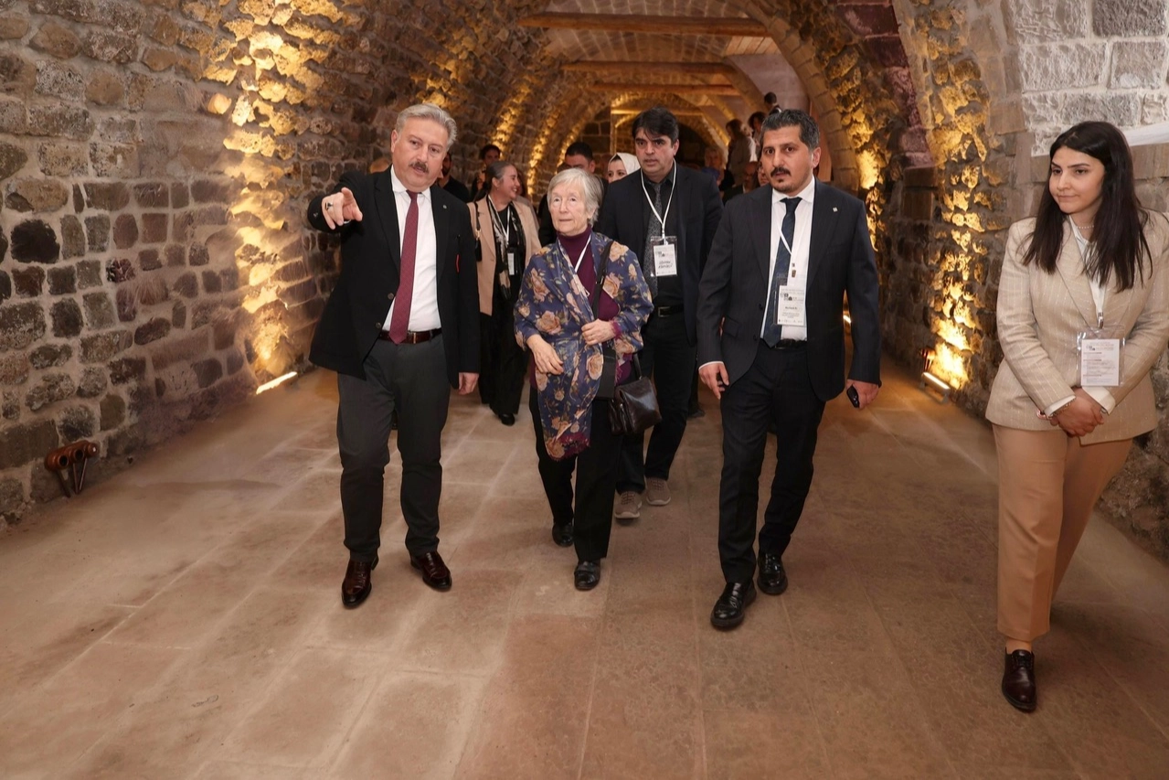 Kayseri’nin Tarihi Ticaret Kalbi İçin Vizyon Çalıştayı Gön Han’da Başladı
