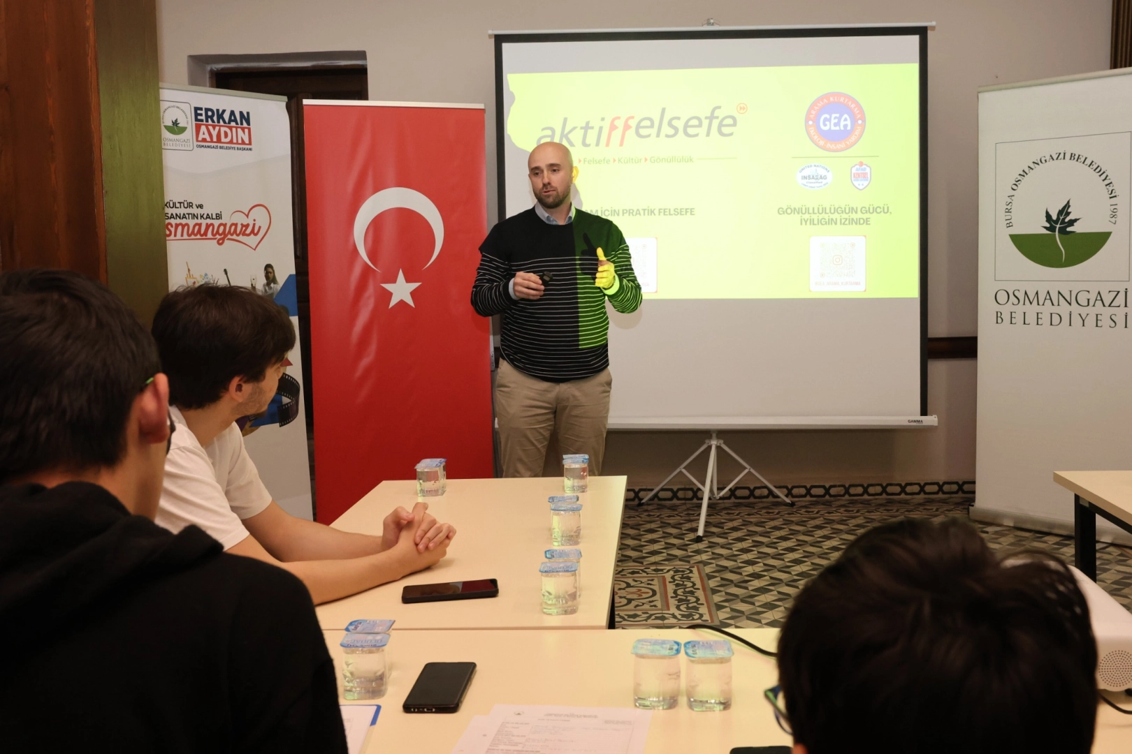 Osmangazi’de Gençlere Eleştirel Düşünme Eğitimi: “Bilgi Kirliliğine Karşı Doğruyu Ayırt Etme Becerisi”