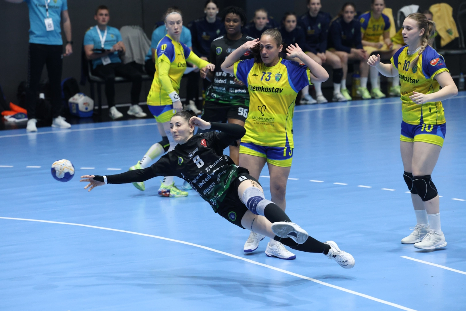 Bursa Büyükşehir Belediyespor Avrupa’da Avantajı Kaptı: Yarı Finalde 34-29’luk Zafer