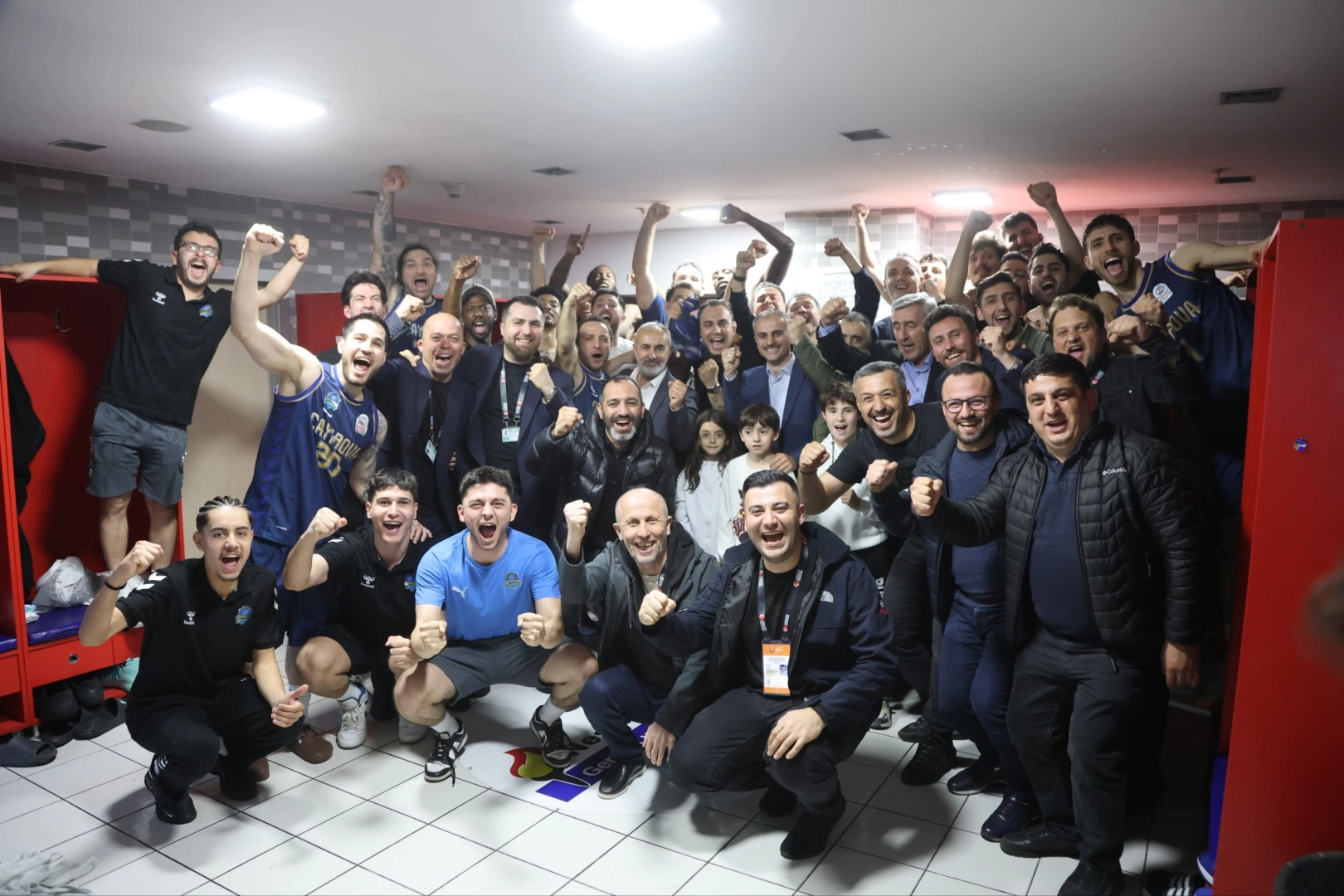 Çayırova Belediyesi Basketbol Takımı şampiyon oldu, Süper Lig’e yükseldi