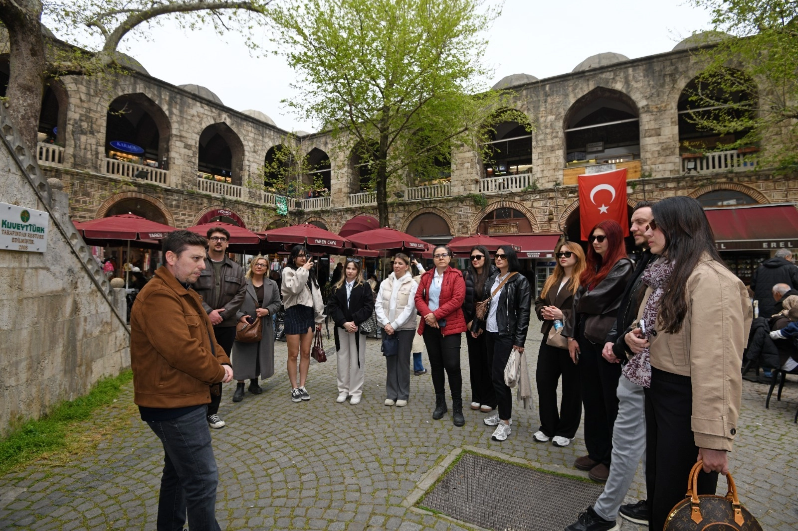 Osmangazi Belediyesi’nden Yalova Üniversitesi öğrencilerine Bursa’da gastronomi ve tarih dolu tur