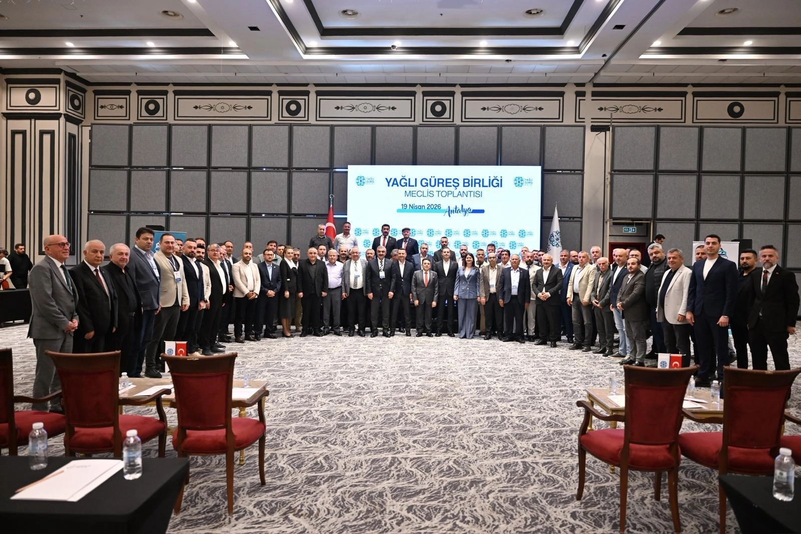 Yağlı Güreş Birliği’nde Güven Tazeledi: Ahmet Akın Oybirliğiyle Yeniden Başkan