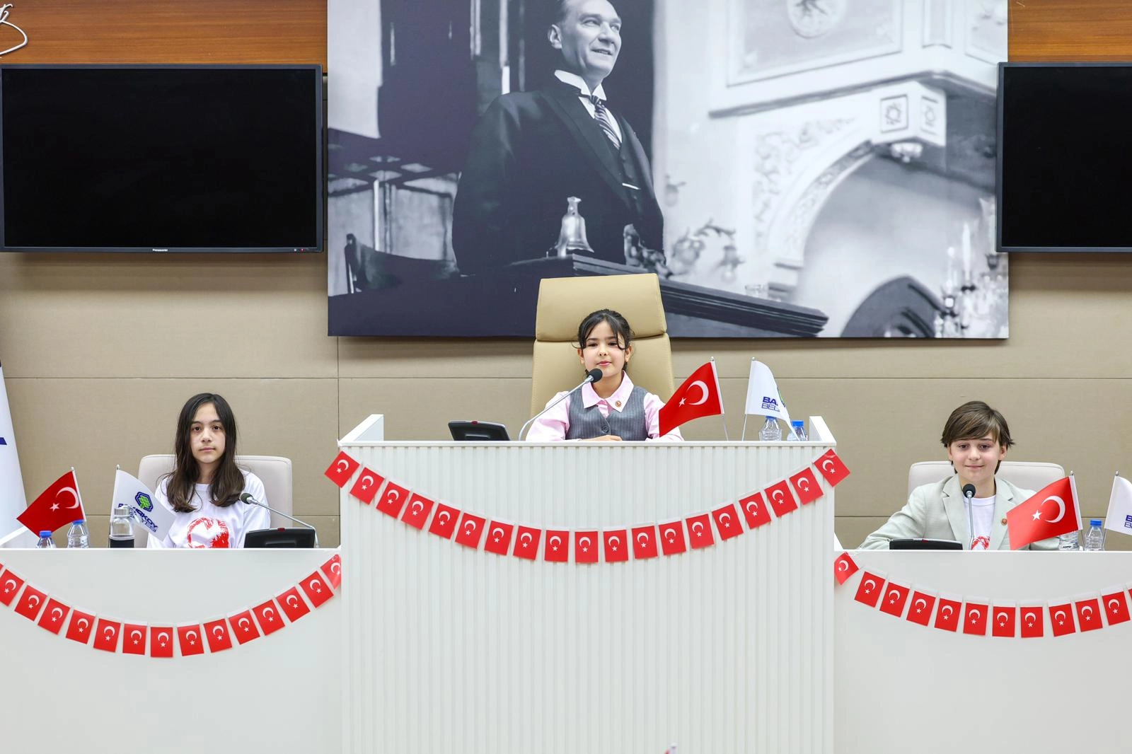 Bakırköy’de 23 Nisan’a Özel Çocuk Meclisi: Miniklerden Geleceğe Büyük Mesajlar