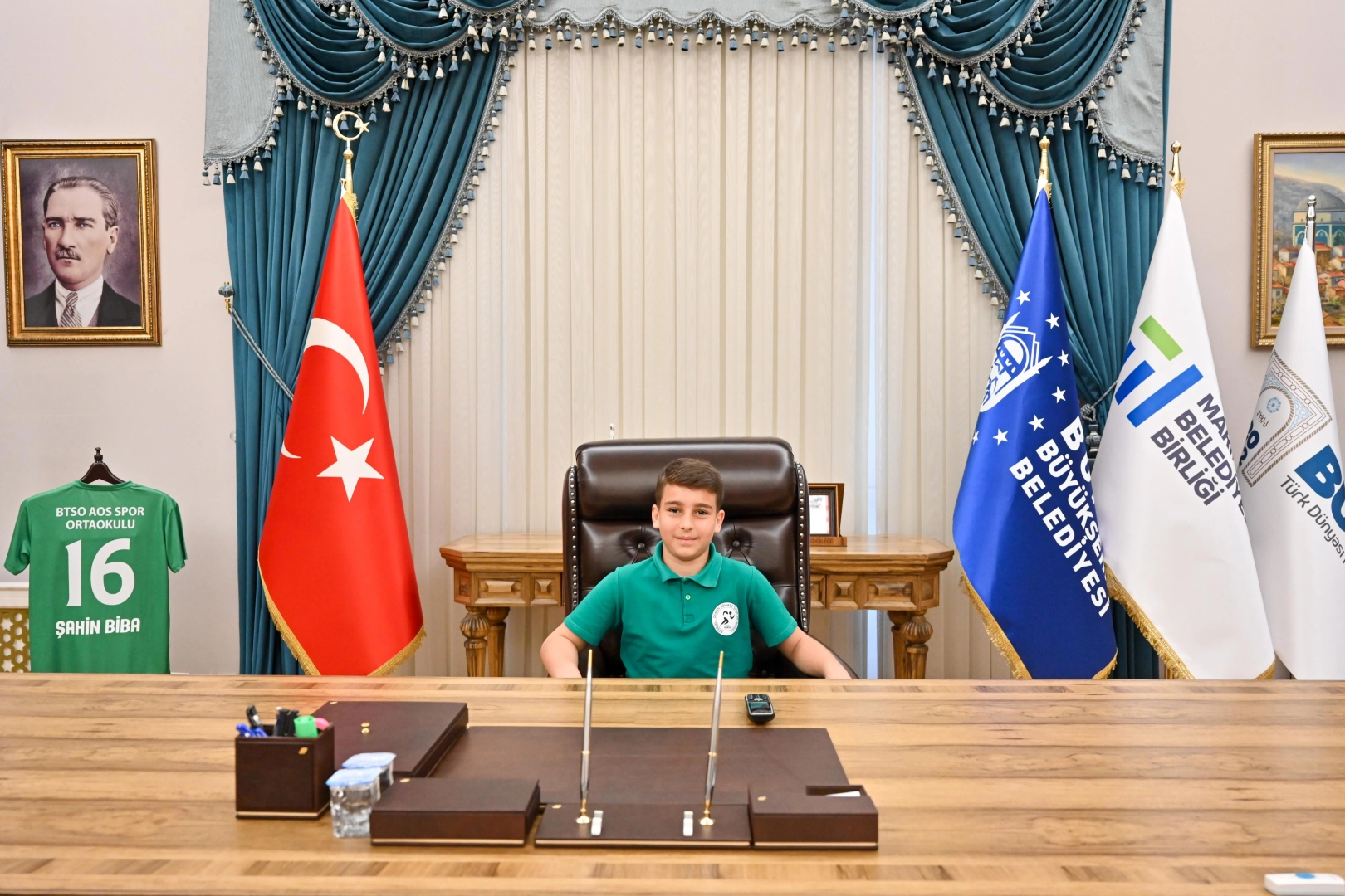 Bursa’da 23 Nisan Geleneği: Başkanlık Koltuğu Çocuklara Emanet