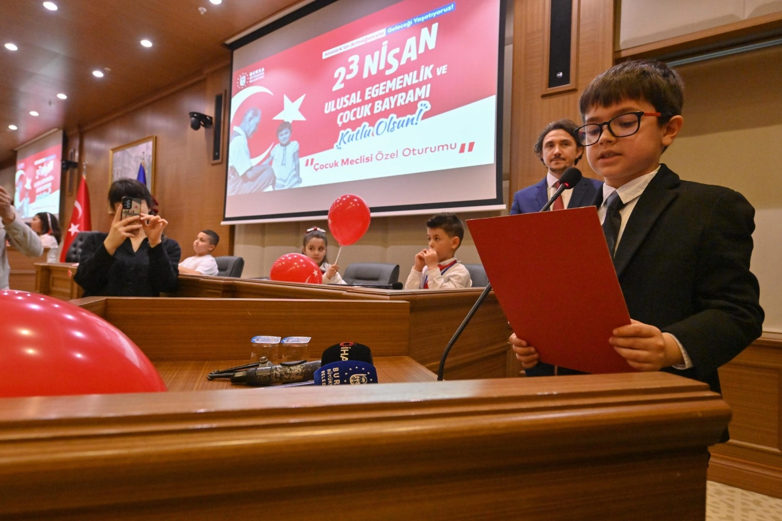 Bursa’da Çocuk Meclisi Toplandı: Minikler Şehrin Geleceği İçin Karar Aldı
