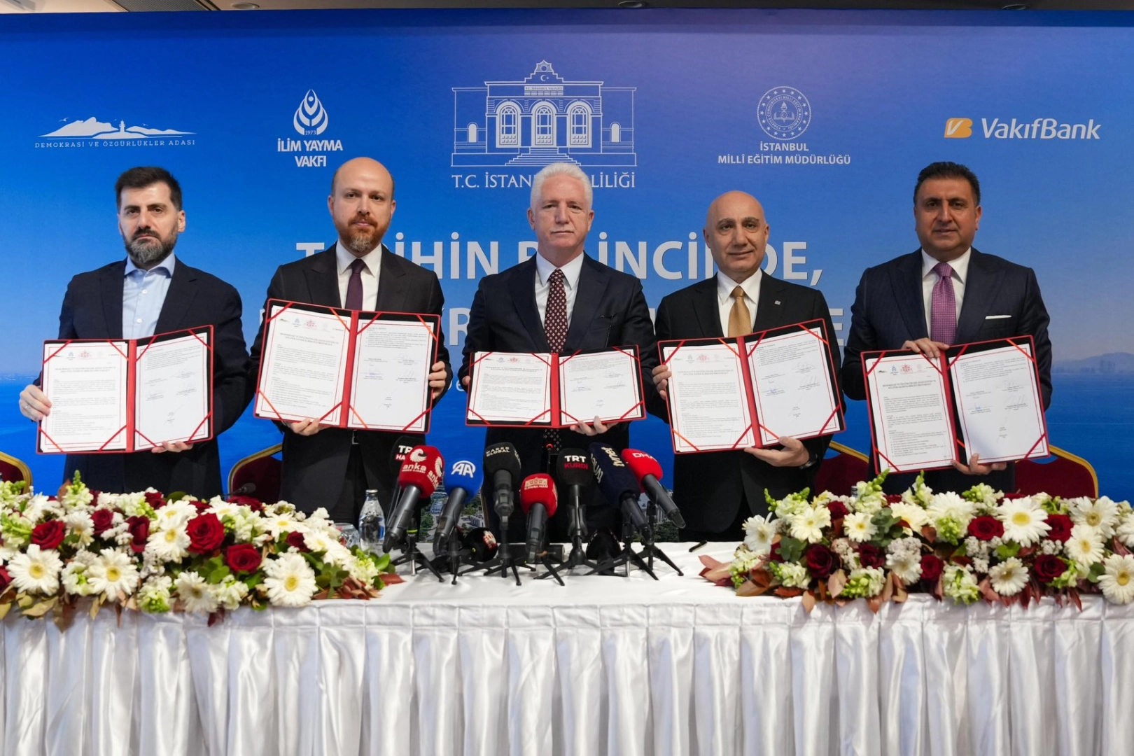 İstanbul’da “Demokrasi ve Tarih” Projesi: 20 Bin Öğrenci Ada’yı Ziyaret Edecek