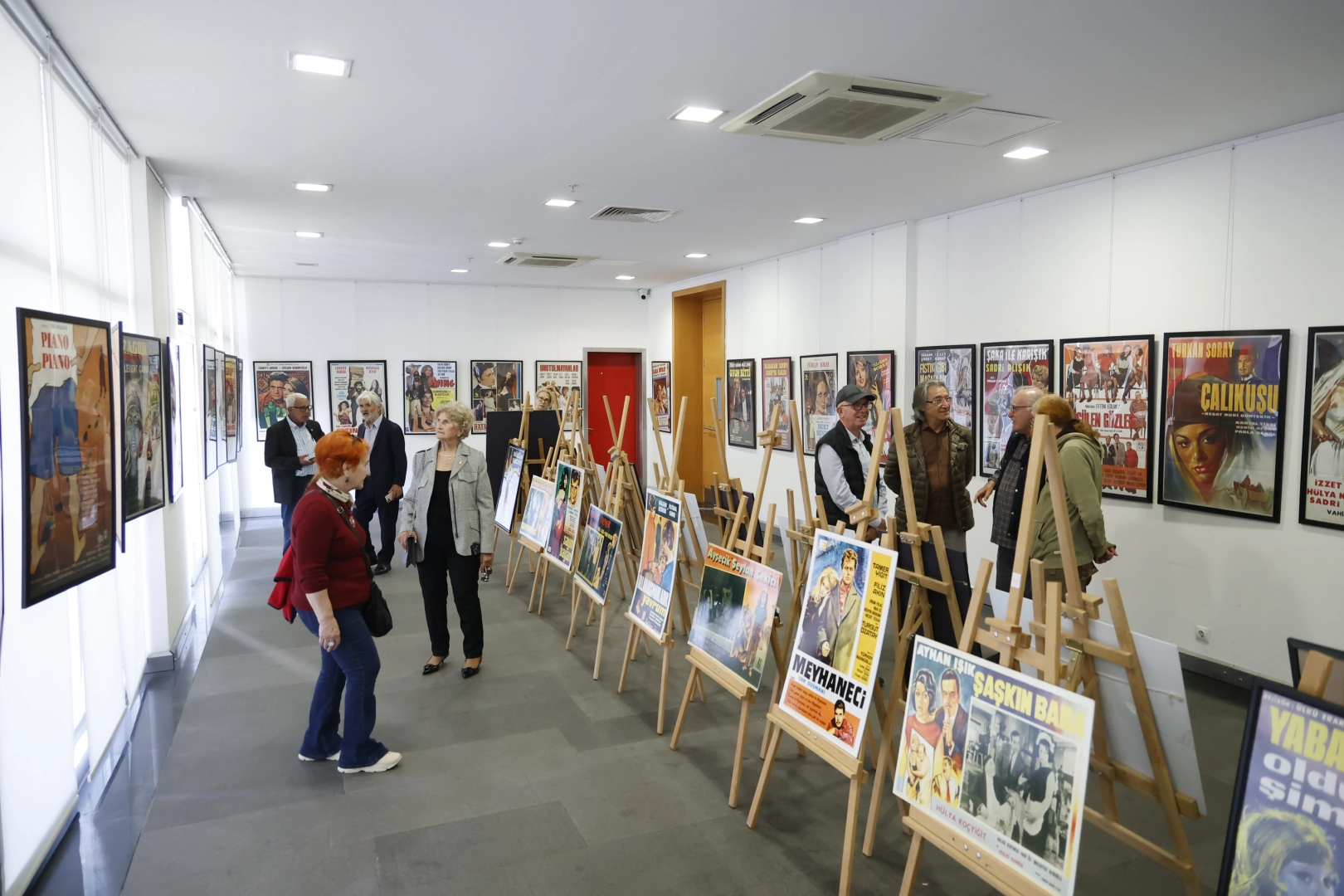 Yeşilçam Film Afişleri Sergisi Antalya’da Sanatseverlerle Buluştu