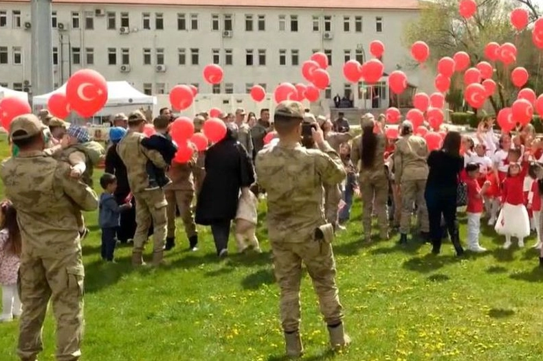 Erzincan’da 23 Nisan Etkinliği: Jandarma Minikleri Ağırladı