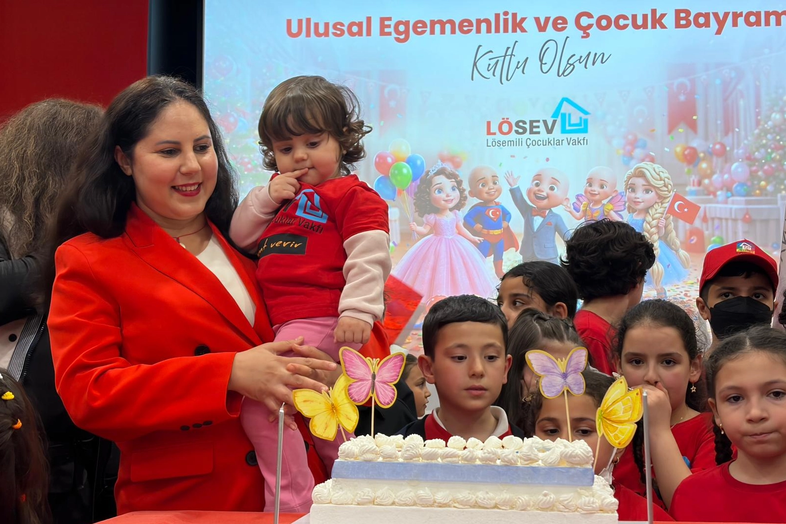 LÖSEV’li Minikler 23 Nisan Coşkusunu Bursa’da Doyasıya Yaşadı