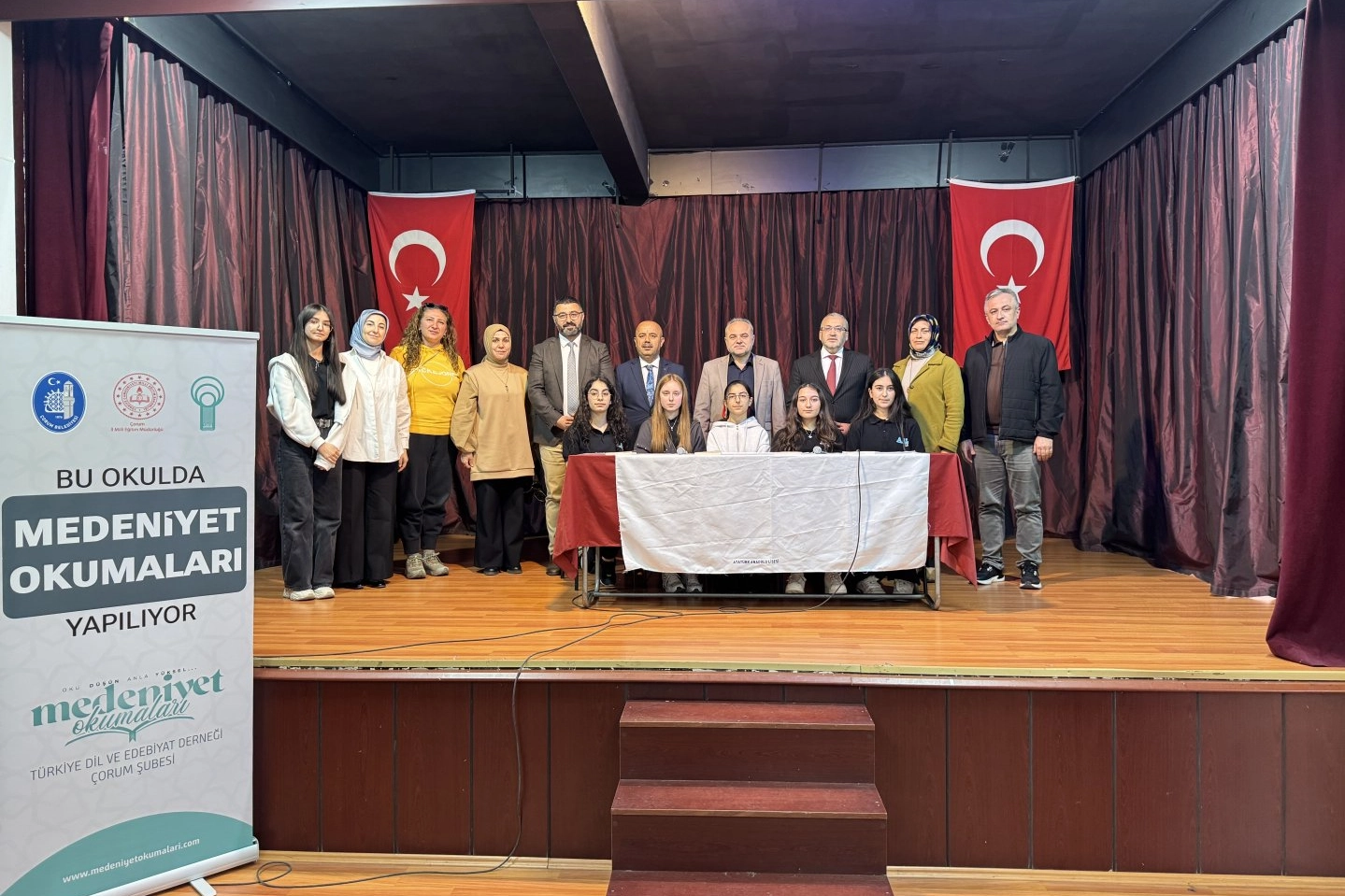 Çorum’da “Medeniyet Okumaları” Devam Ediyor: Öğrenciler Tanpınar’ı Tartıştı