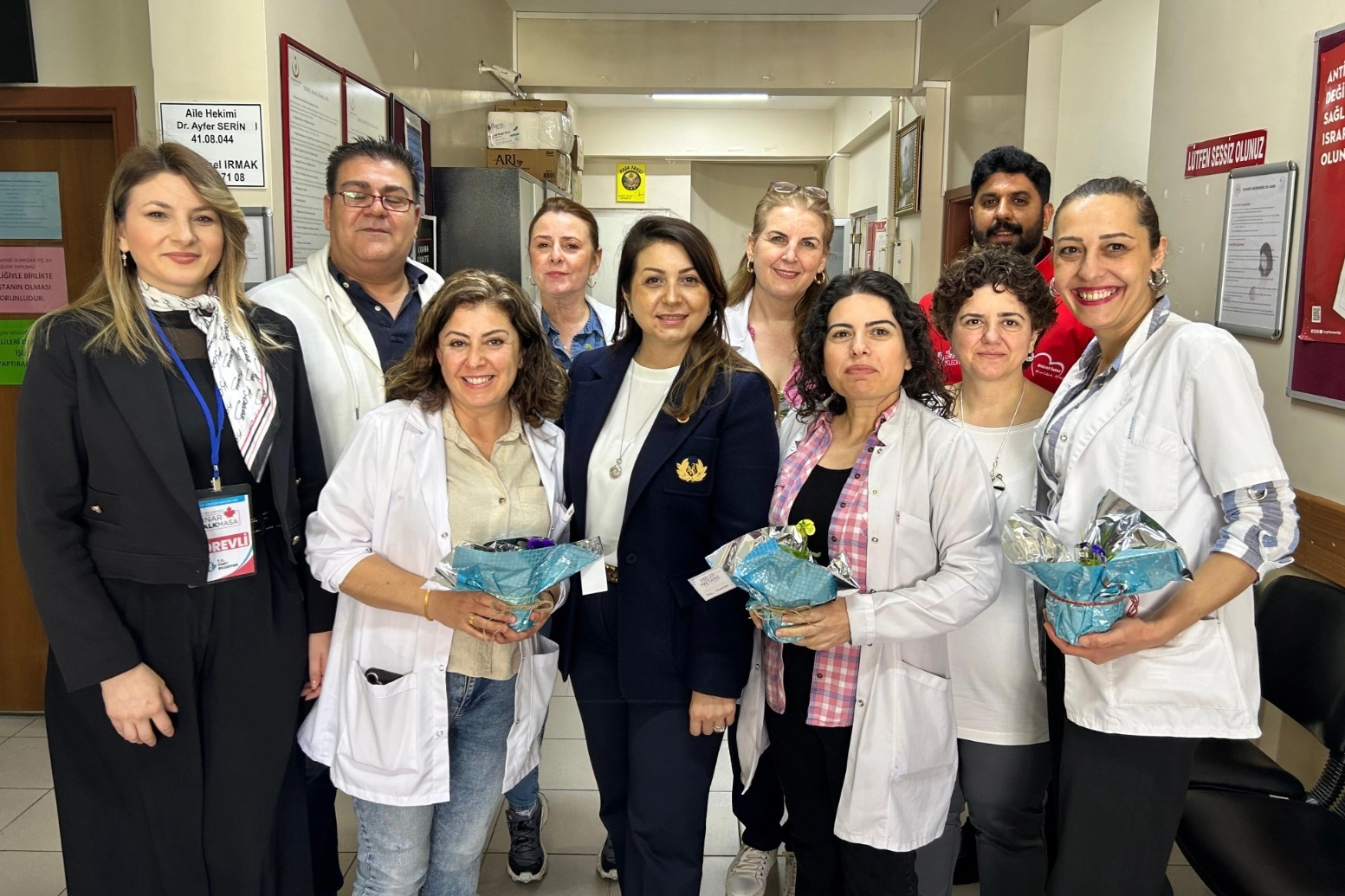 İzmit Belediyesi’nden Ebeler Haftası Ziyareti: 162 Ebe Unutulmadı