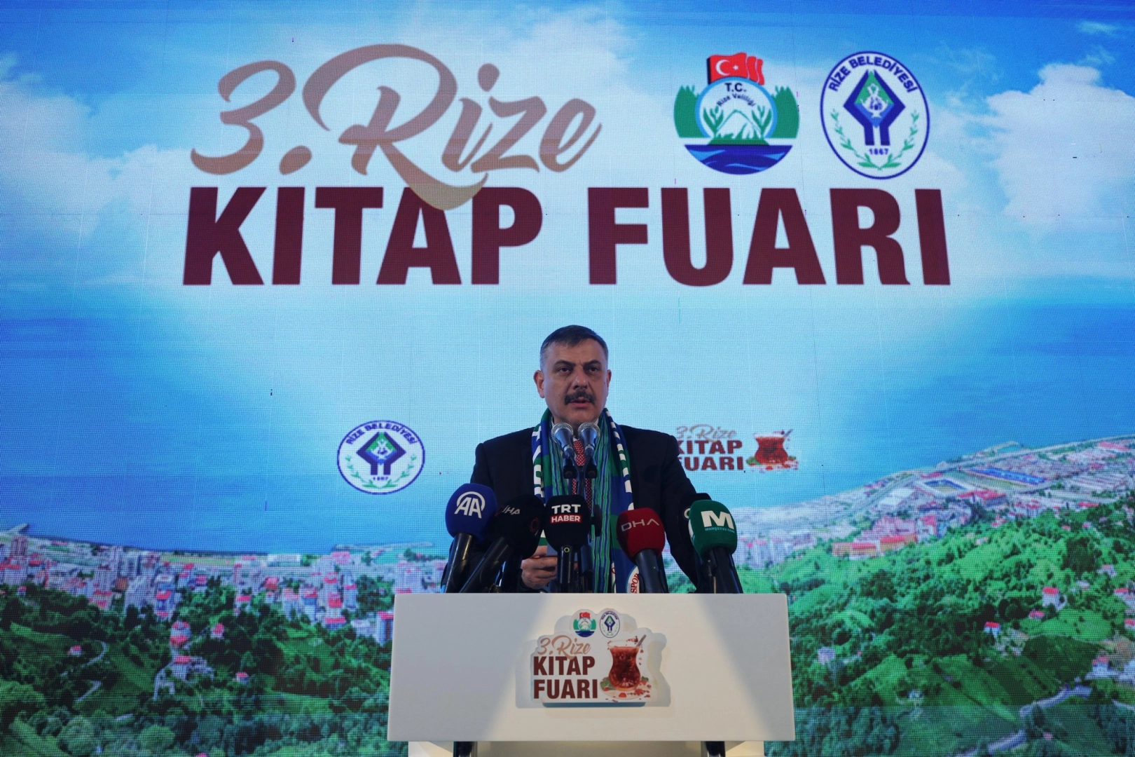 Bakan Çiftçi’den Kitap Fuarında Mesaj: “Okumak Manevi Bir Sorumluluktur”