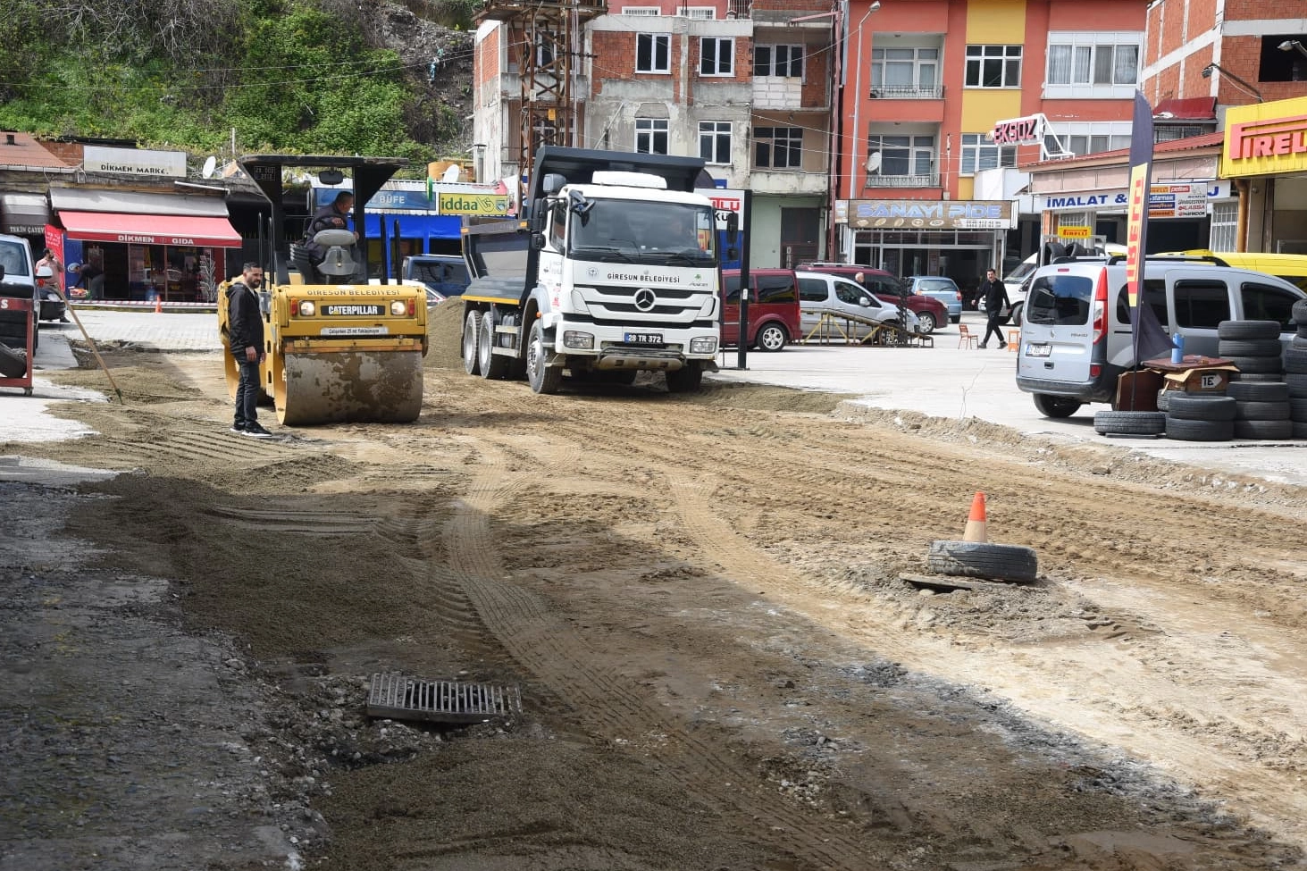 Giresun Belediyesi Sahada: Kent Genelinde Temizlik ve Yol Çalışmaları Sürüyor