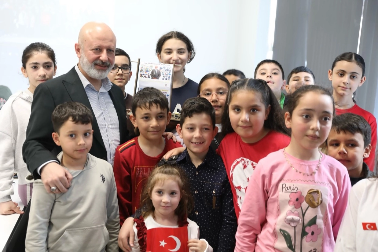 Kocasinan İnovasyon Merkezi’nde Genç Buluşma: Başkan Çolakbayrakdar Projeleri İnceledi