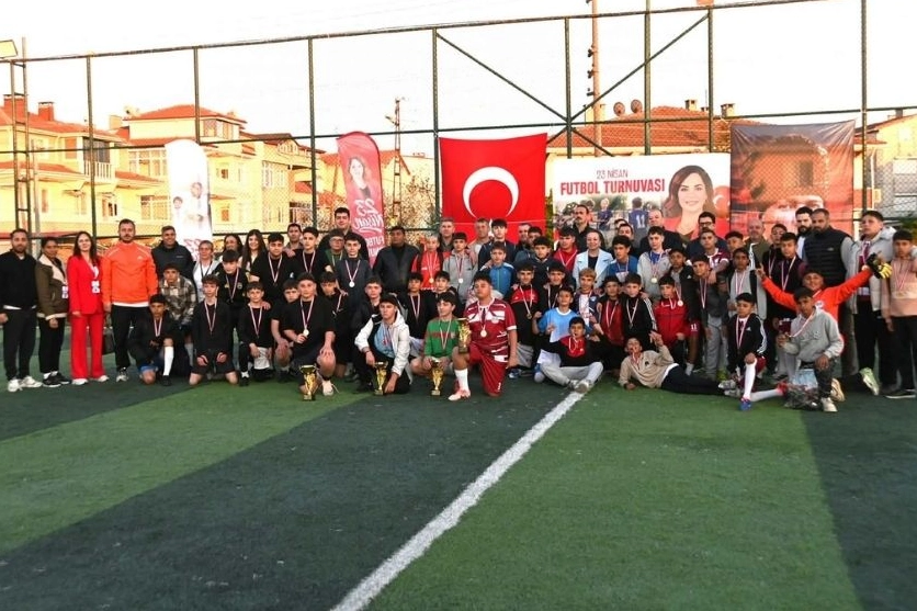 Tekirdağ’da 23 Nisan Futbol Turnuvası Coşkusu: 120 Minik Sporcu Sahada