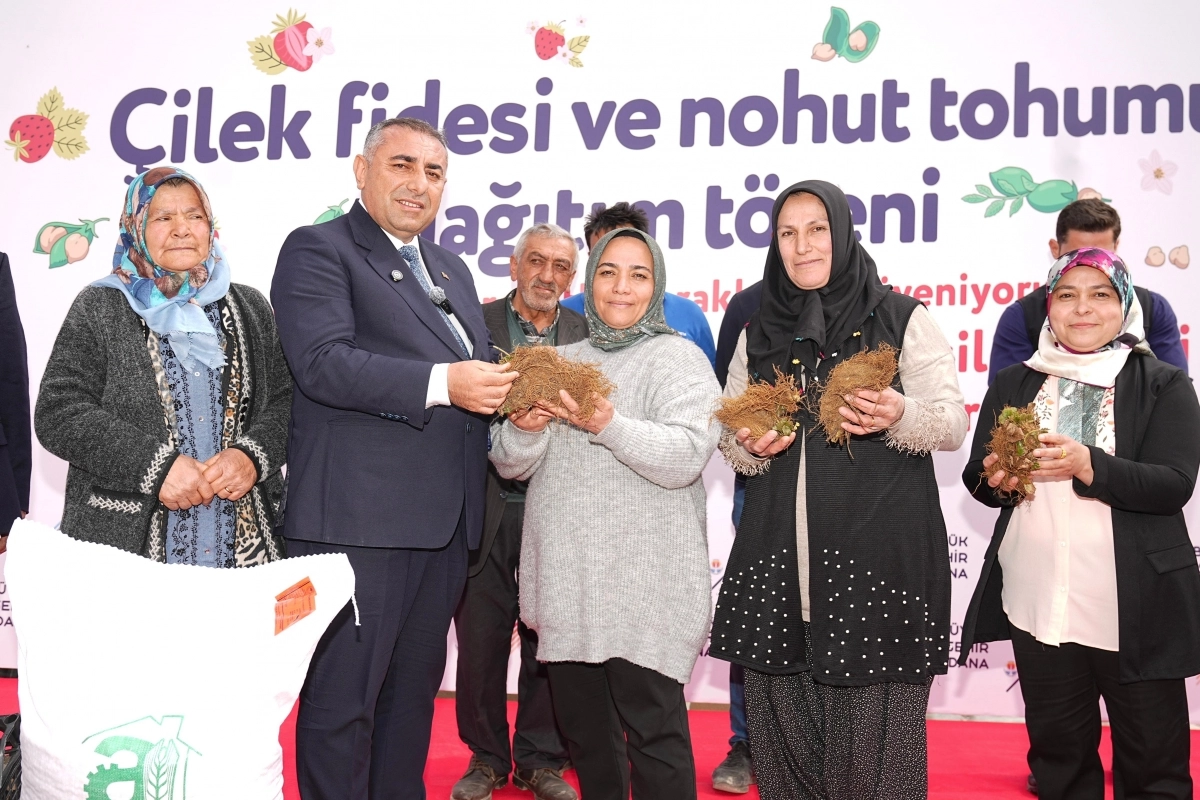 Tufanbeyli’de Tarım Seferberliği: Çilek Fidesi ve Tonlarca Tohum Toprakla Buluşuyor