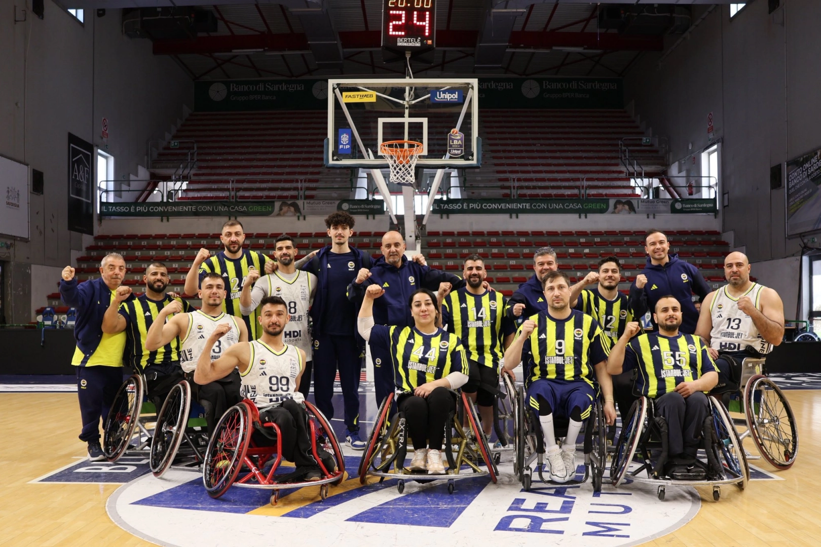 Avrupa’da Türk Basketbol Rüzgarı: Bakan Bak’tan Fenerbahçe ve Galatasaray’a Tebrik