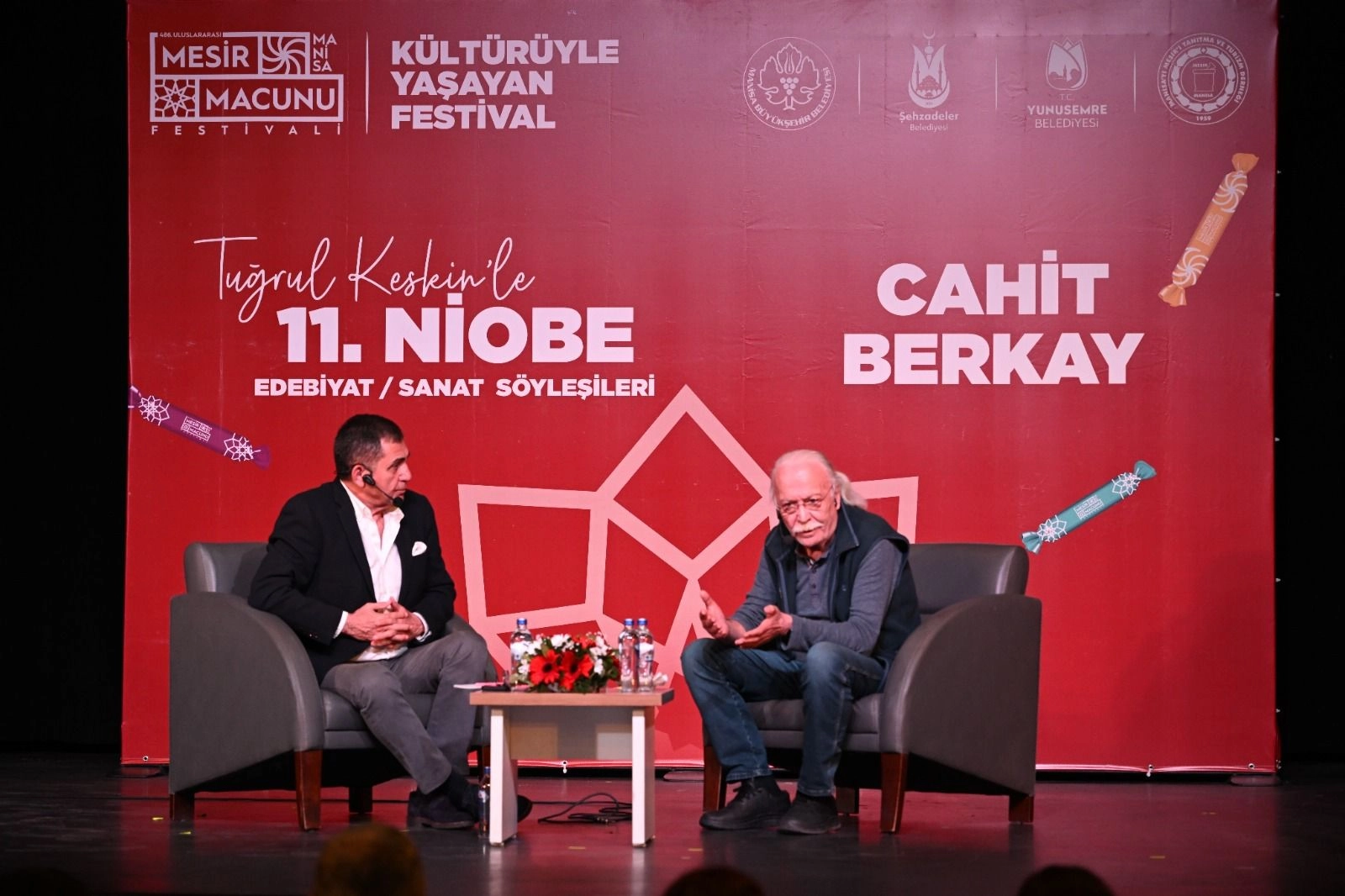 Manisa’da Sanat Dolu Gece: Cahit Berkay Niobe Söyleşileri’nde Sevenleriyle Buluştu