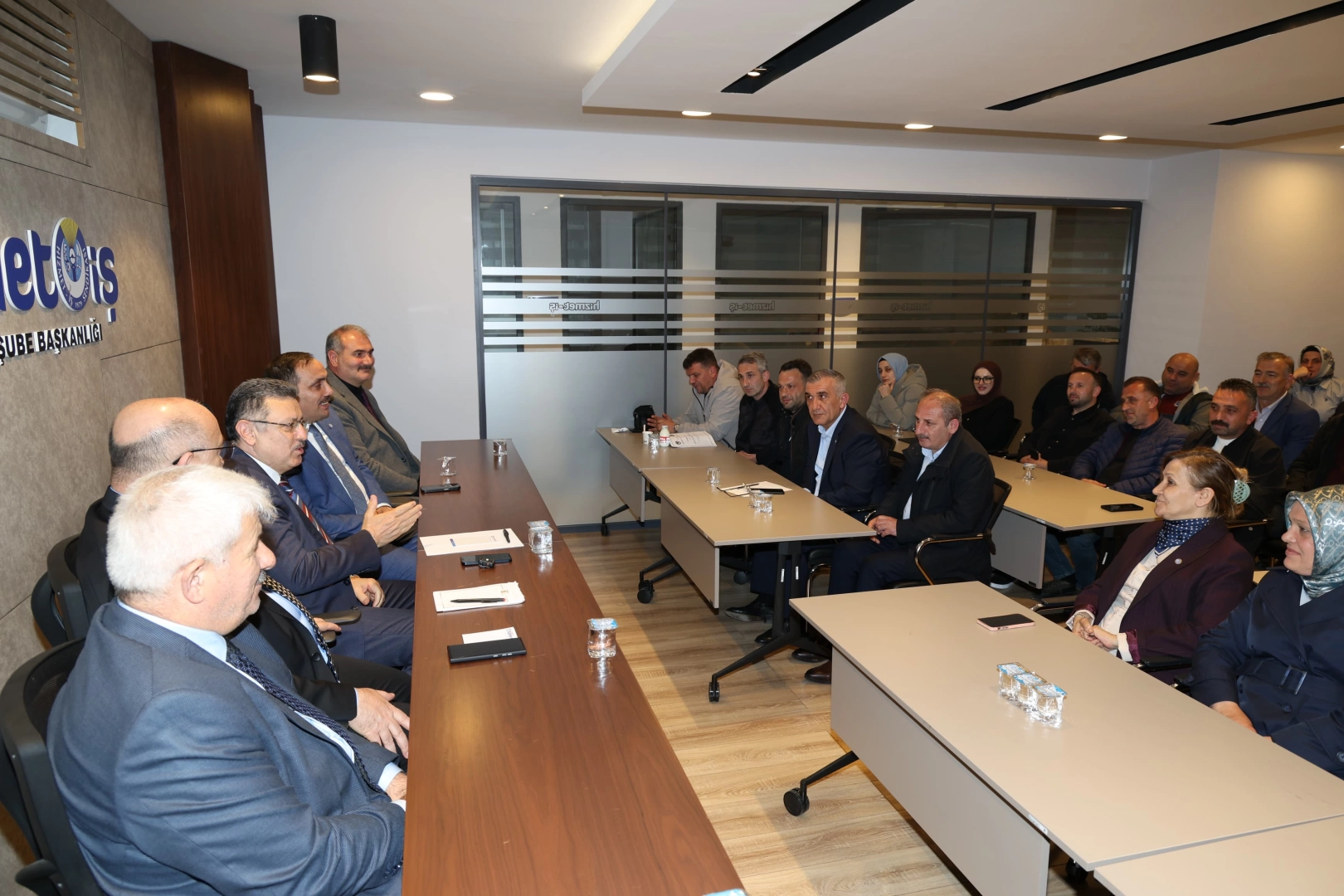 Başkan Genç’ten Hizmet-İş’e Ziyaret: "Tüm İmkanlar Çalışanlarımız İçin"
