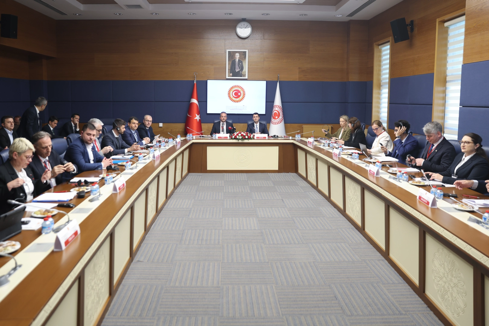 TBMM’de Kritik Zirve: Eğitimde Yapay Zeka ve Bölgesel İş Birliği Masaya Yatırıldı