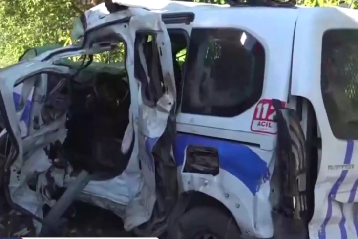 İzmir Bornova’da Kahreden Kaza: Karşı Şeride Geçen Kamyon Facia Yarattı